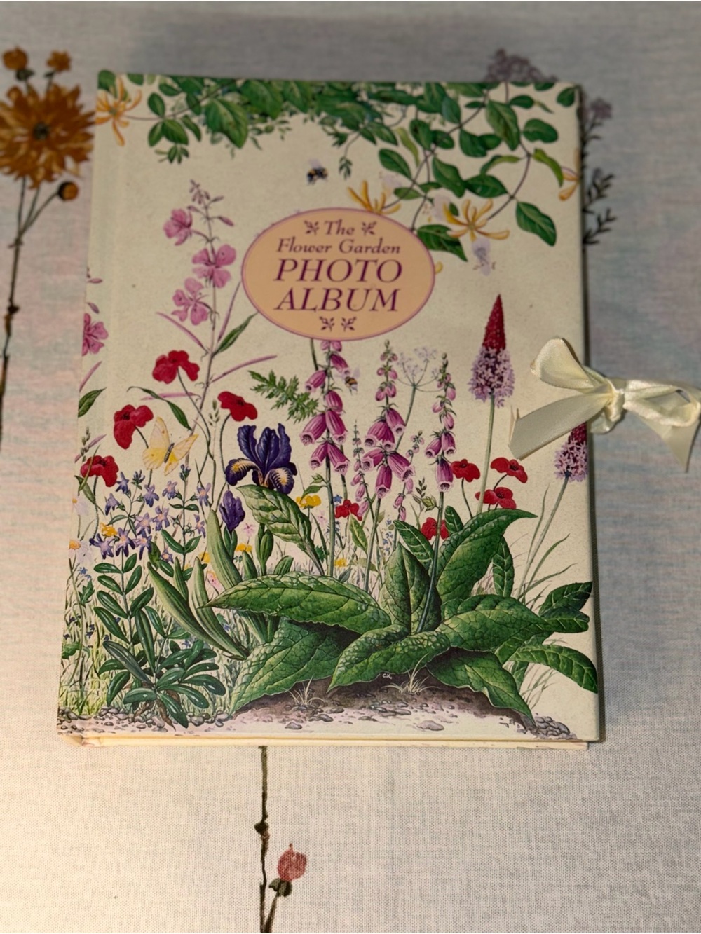 Vintage The Flower Garden Hardcover Photo Album (1994, C.A. Books)